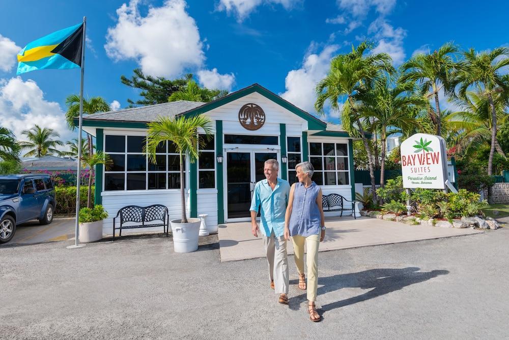 Bay View Suites Paradise Island Nassau Exterior photo