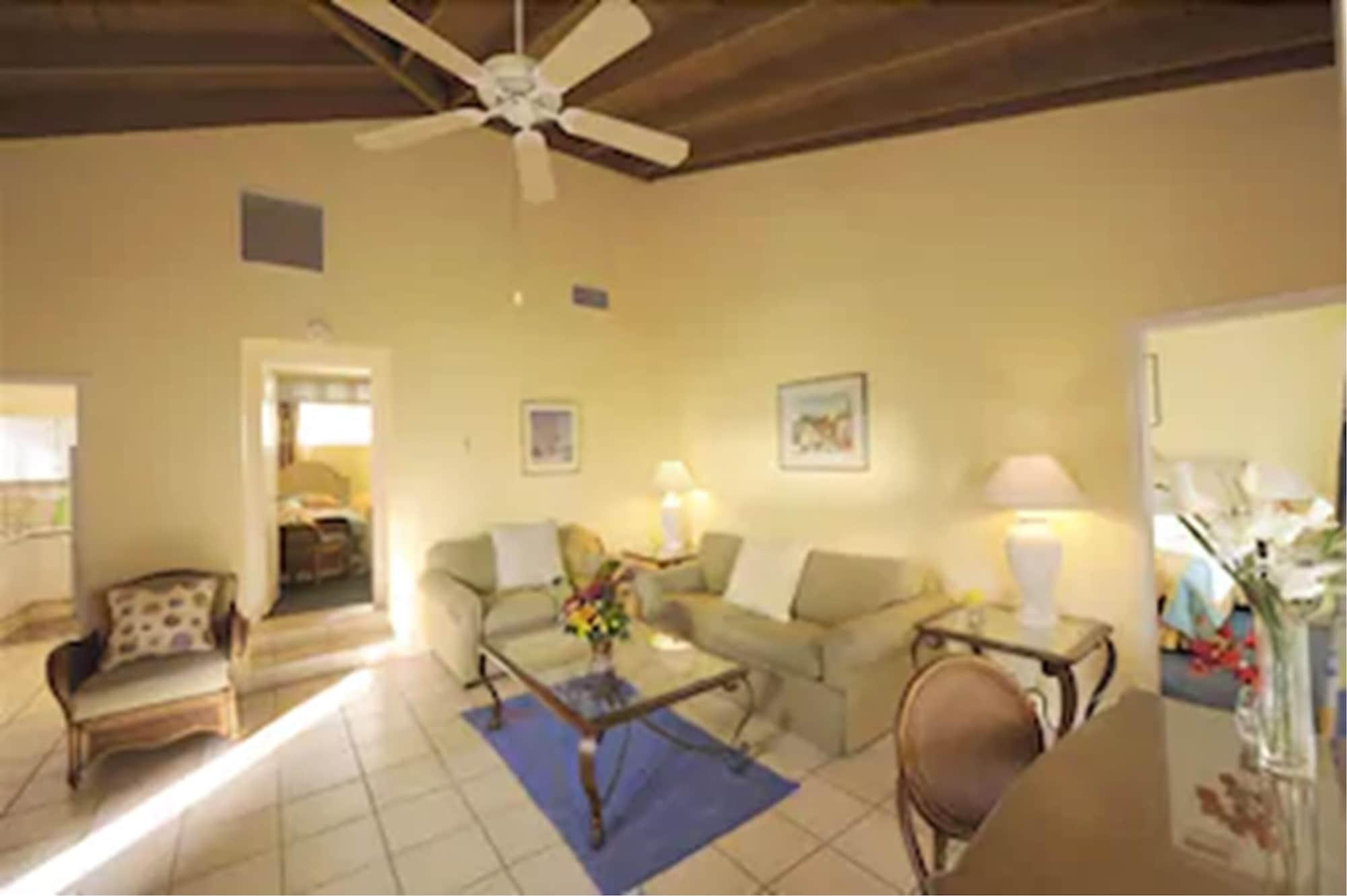 Bay View Suites Paradise Island Nassau Exterior photo