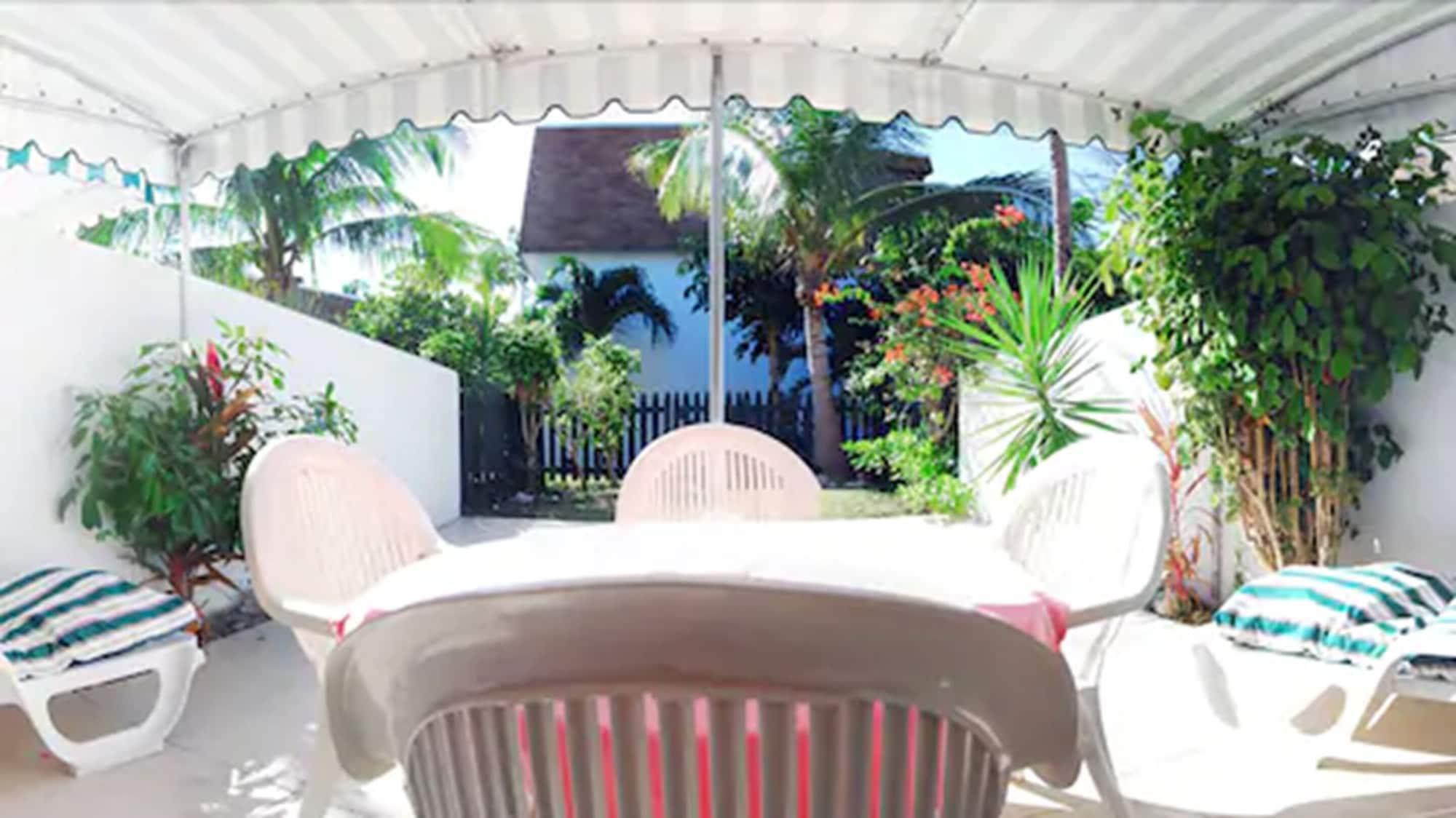 Bay View Suites Paradise Island Nassau Exterior photo