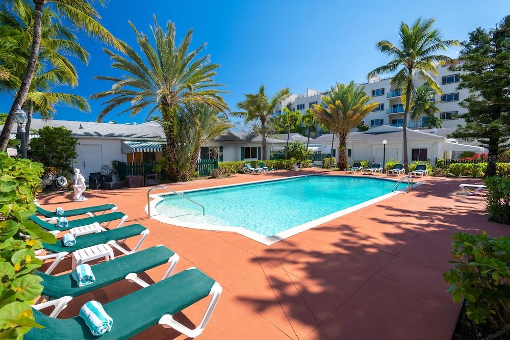Bay View Suites Paradise Island Nassau Exterior photo