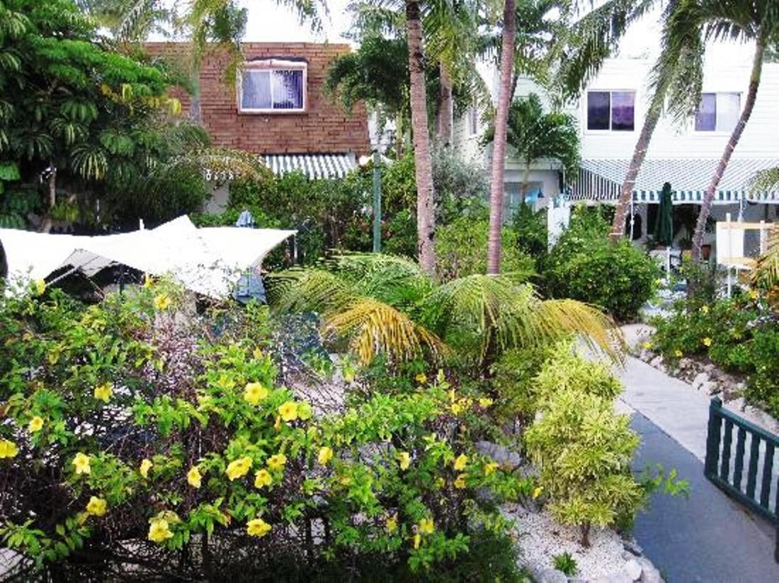 Bay View Suites Paradise Island Nassau Exterior photo