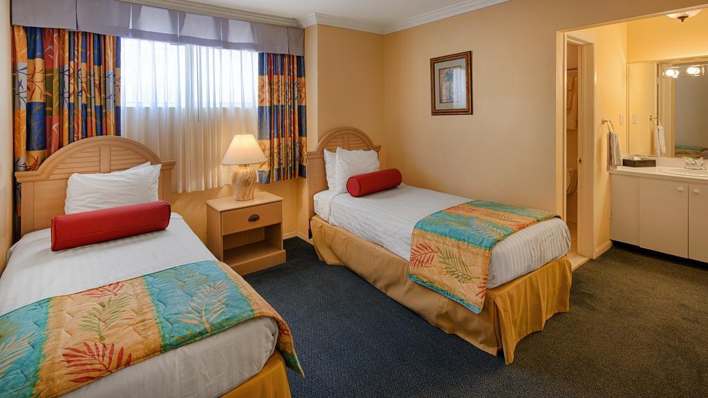 Bay View Suites Paradise Island Nassau Exterior photo