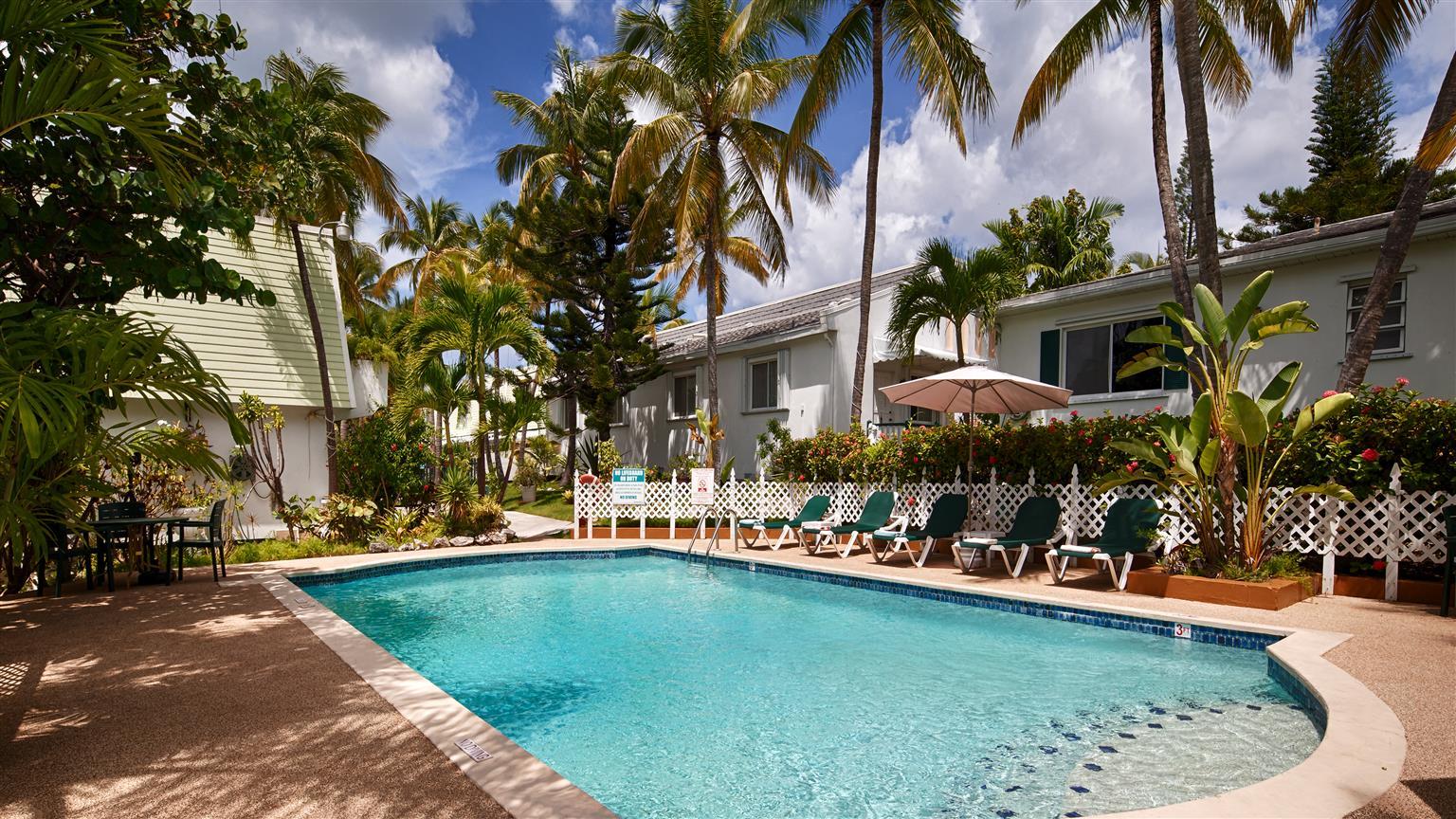 Bay View Suites Paradise Island Nassau Exterior photo