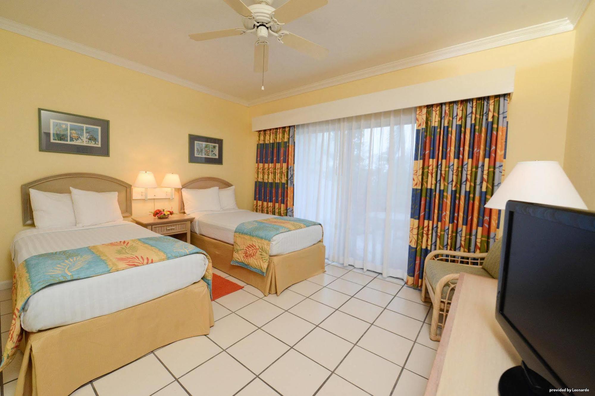 Bay View Suites Paradise Island Nassau Exterior photo