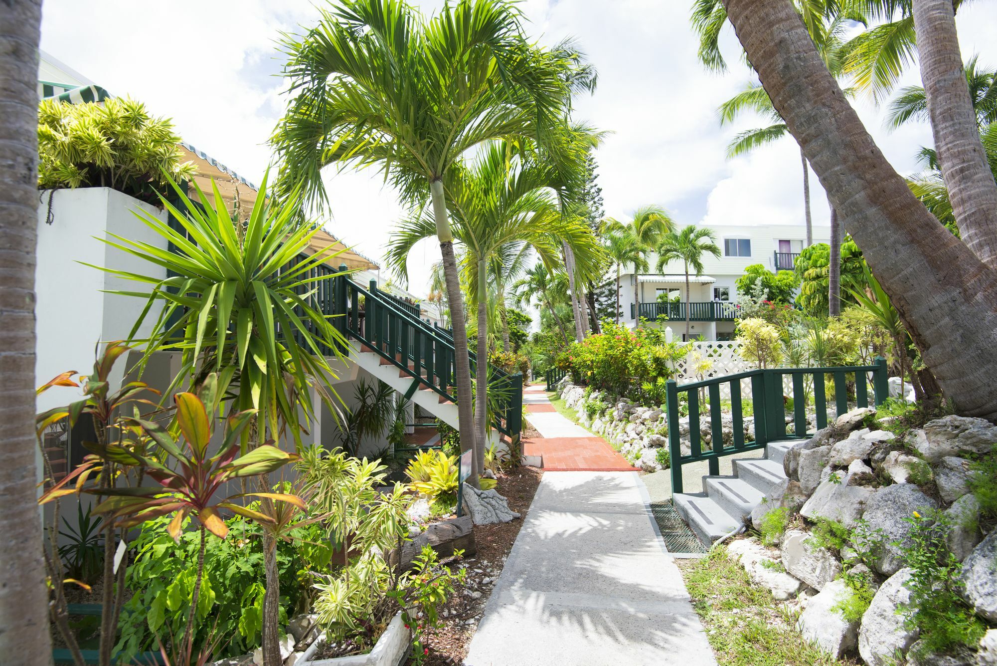Bay View Suites Paradise Island Nassau Exterior photo
